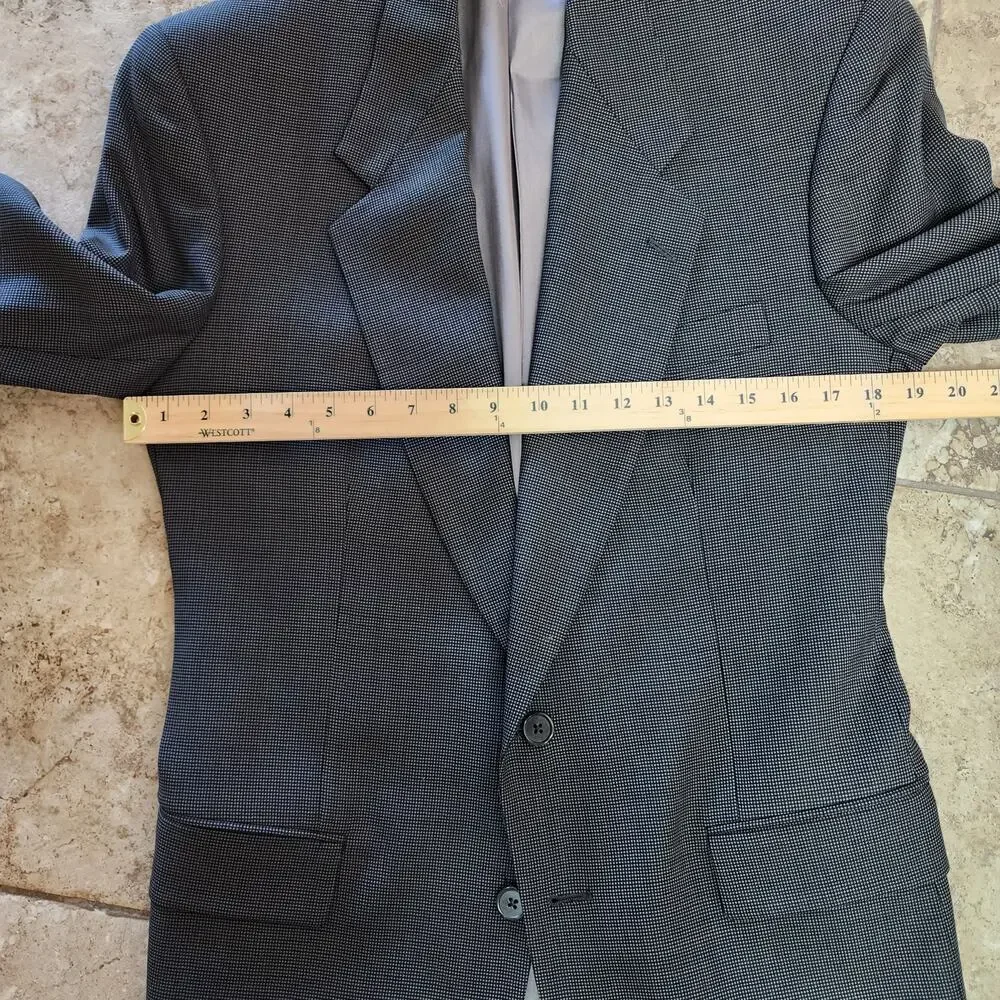 Charles Jourdan Blazer Size 38 small hole back of left sleeve - can be repaired